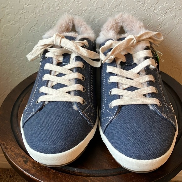 Taos: Women’s Starline Blue Canvas faux fur lined sneaker- soft/comfort-size 10 - Picture 1 of 11